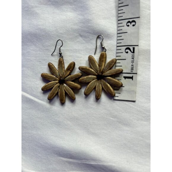 Handmade Flower Earrings – Seeds  – Dangle - Picture 3 of 3